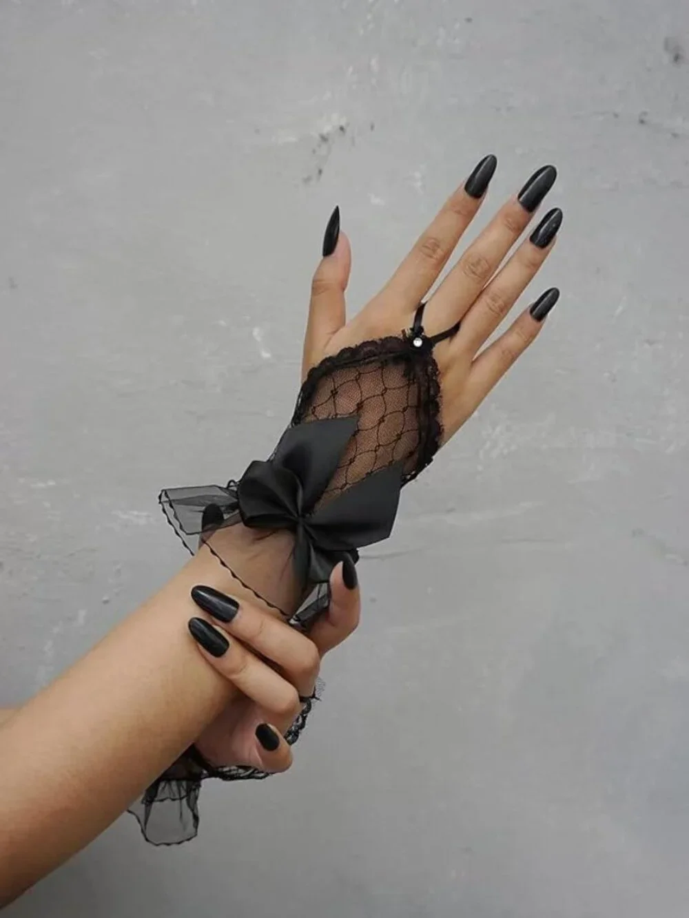 Fingerless Mesh Wrist Gloves